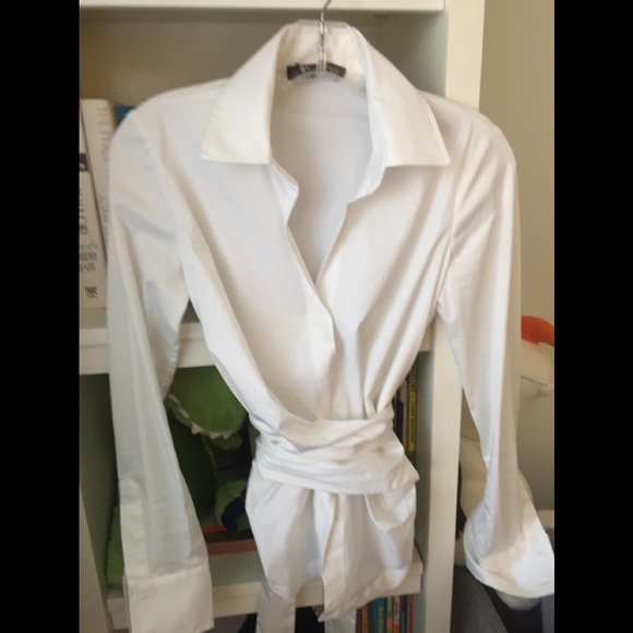 Saks Fifth Avenue Tops - Saks Fifth Avenue Wrap Top